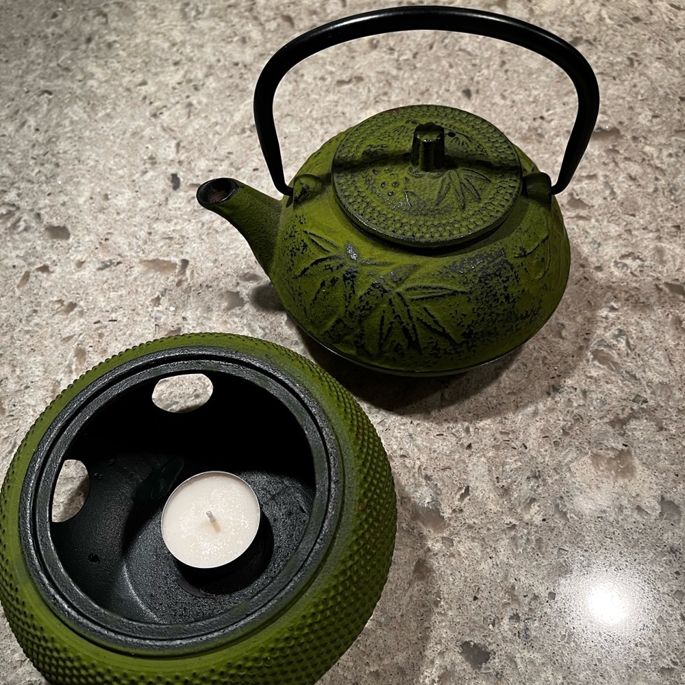 ‼️SOLD‼️Japanese Cast Iron Teapot with Keep Hot Tea Light Base Removable Trivet - Picture 3 of 15
